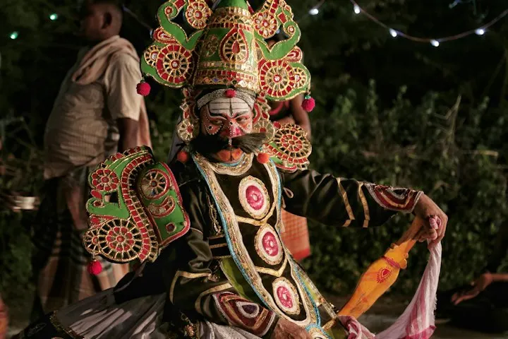 Kochi Kathakali Show and Ayurvedic Wellness Session by OYG Holidays