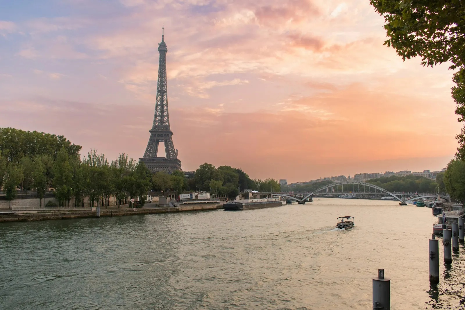 Seine River Dinner Cruise by OYG Holidays, France
